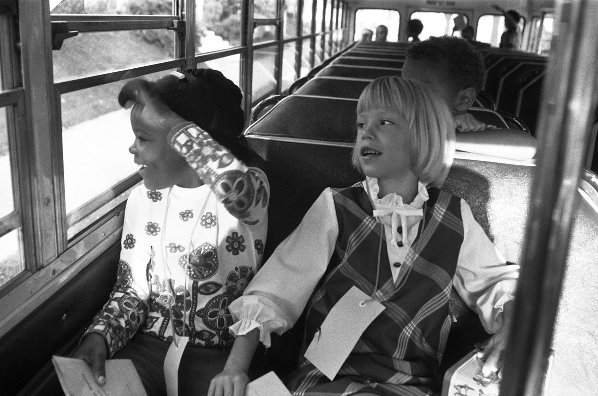 09t girls on bus 9-2-71